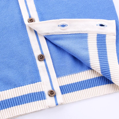 CozziWear – Varm og trendy – strikket vest med bjørne