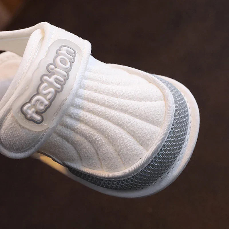 TinySteps – Åndbar og let – sommersandaler til babyer med skridsikker sål